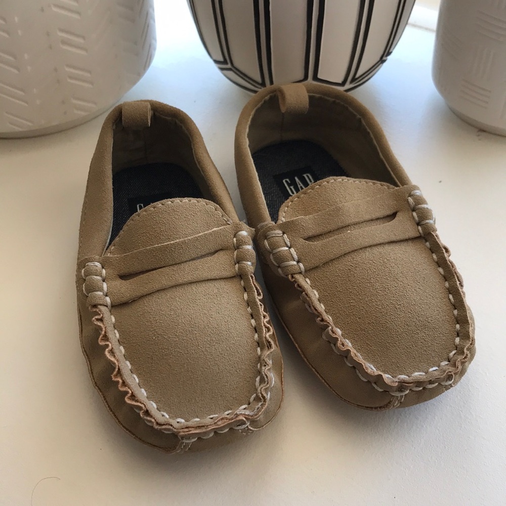 Gap Kids Tan Loafers - Size 7